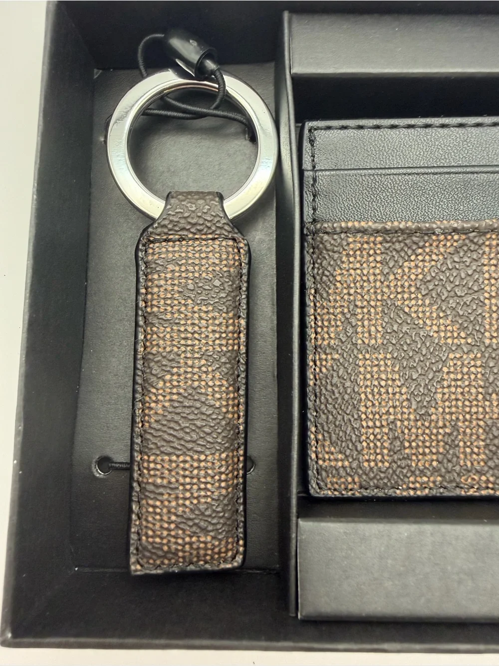 Michael Kors Credit Card Wallet + Key Fob 86F2SGFD1B Brown/Black $98 - Nee